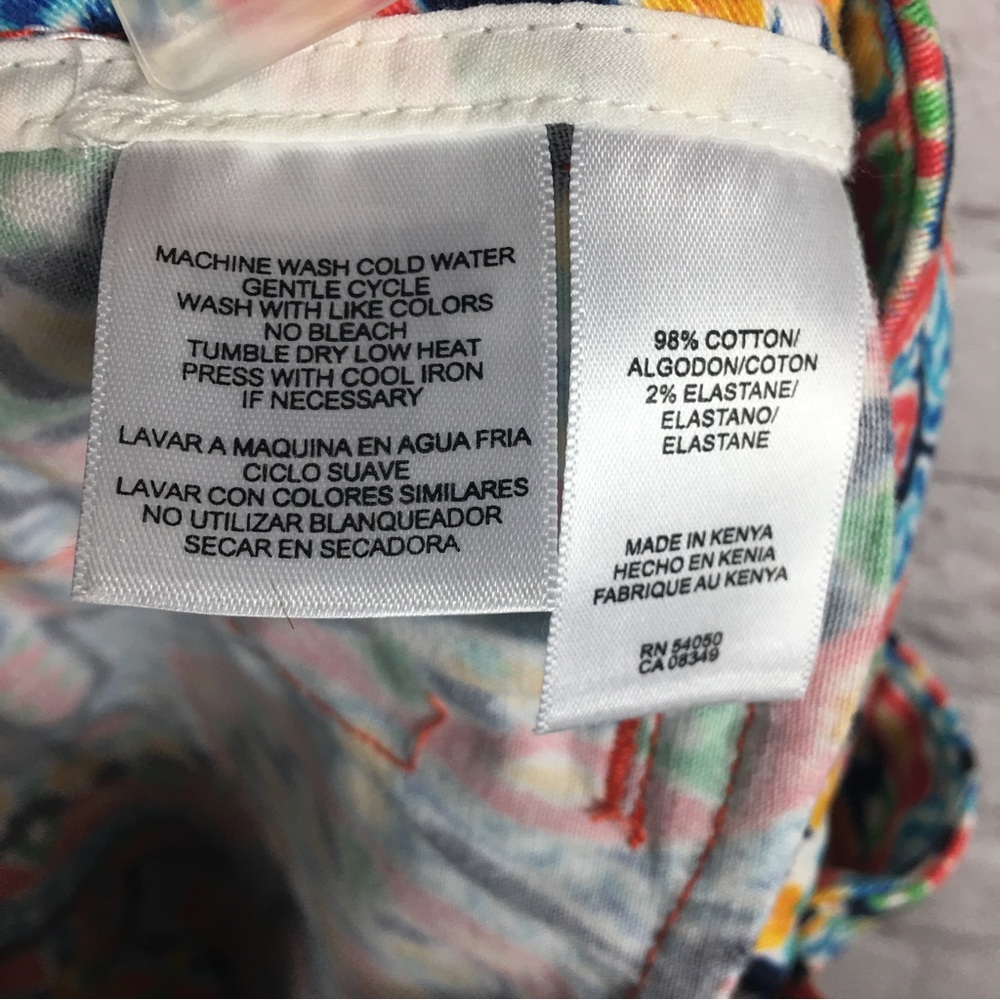 Jones New York stretch multi colored print Bermuda shorts size 6 - Picture 8 of 9